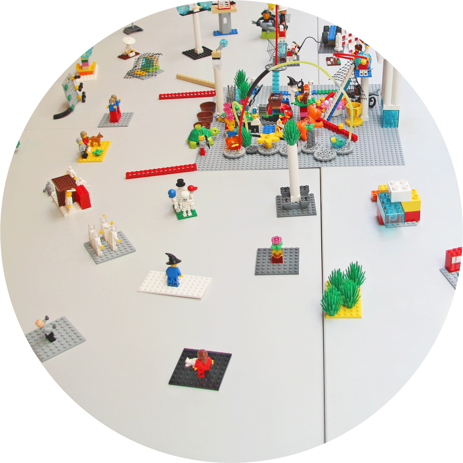 Landschaft aus vielen LEGO-Modellen
